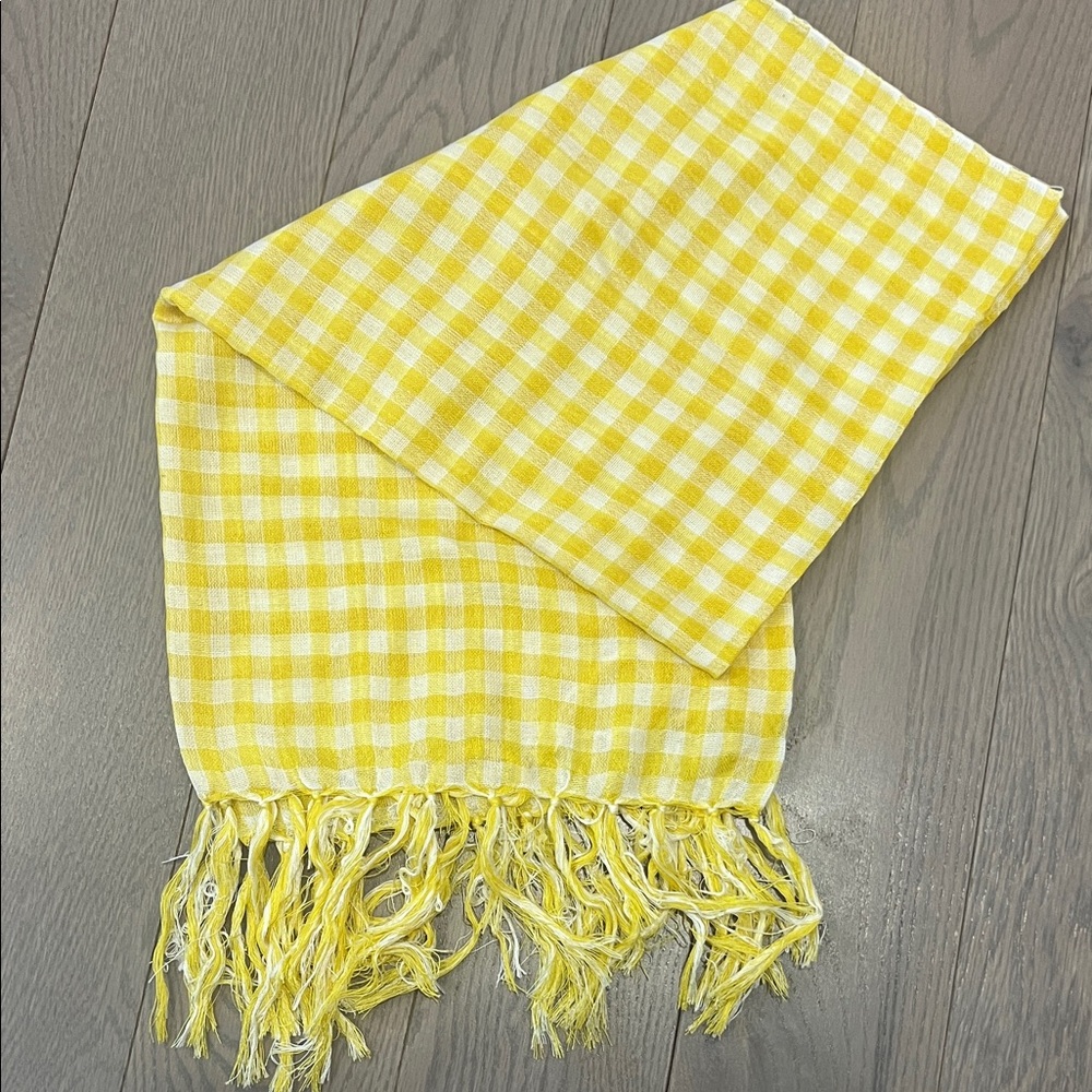 Yellow checkered Gingham Scarf with Fringe NWT 100% viscose